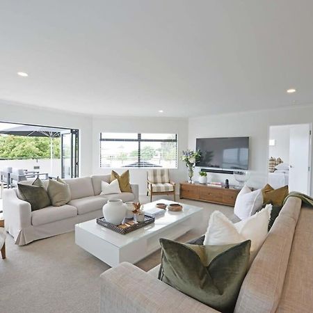 Вілла Escape To High End Comforts On Riverton Маунт-Маунгануй Екстер'єр фото
